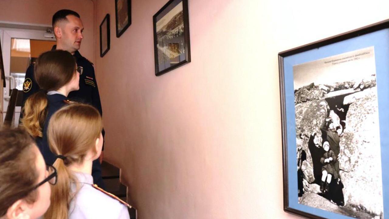 Фотовыставка &quot;Мурманск военного времени&quot; к 80-летию Победы открылась в стенах регионального УФСИН